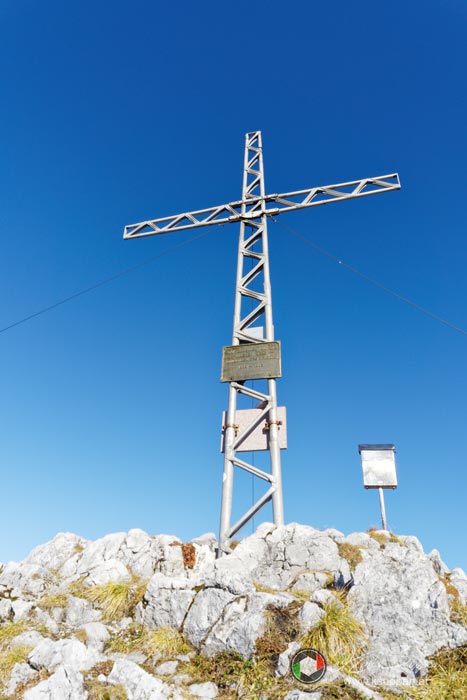 Gipfelkreuz am Nazogel